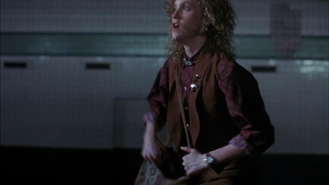 Imagen con el detalle de la ropa que vestía April O'Neil en la película de 1990
