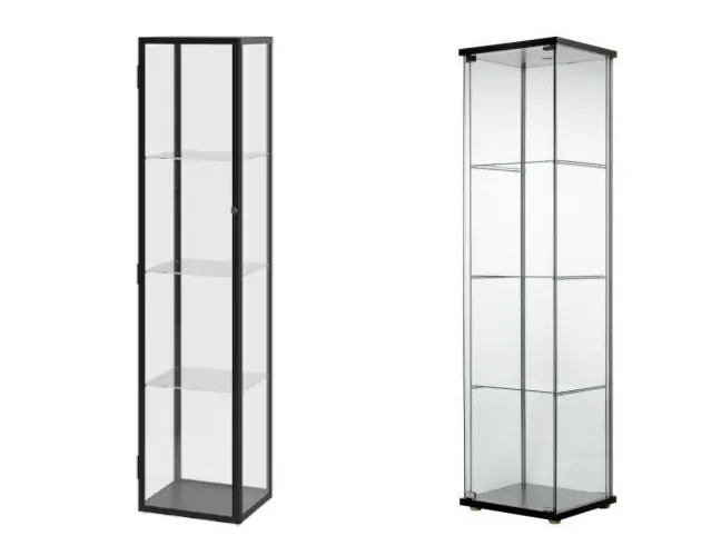Imagen comparativa de las vitrinas Blaliden de Ikea (izquierda) y Detolf (Derecha)