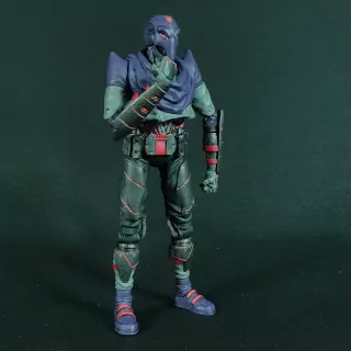 Imagen de la figura Footbot de Neca de frente en 3/4