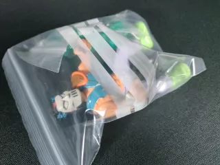 Imagen de como ordenar juguetes con bolsas zip