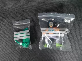 Imagen de como ordenar juguetes con bolsas zip