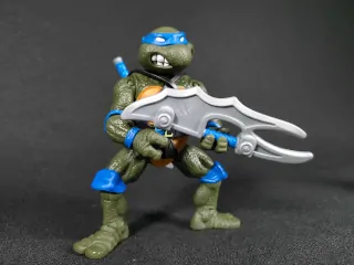 Imagen detallada de la nueva arma extra de Leonardo, de Las Tortugas Ninja Remastered
