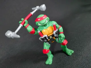 Imagen detallada de la nueva arma extra de Raphael, de Las Tortugas Ninja Remastered