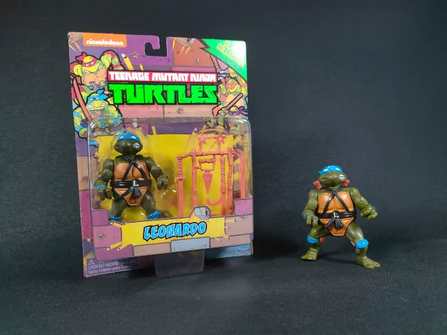 Imagen de las figuras de Leonardo de 2016 en blíster y loose