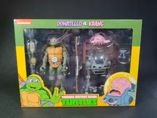 Imagen frontal del packaging de las figuras de Donatello vs Krang