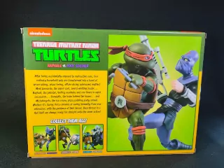 Imagen trasera del packaging de las figuras de Raphael vs Soldado del Pie
