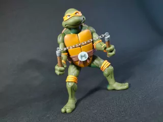 Imagen de la figura de Michelangelo de las primeras Tortugas Ninja Cartoon de NECA