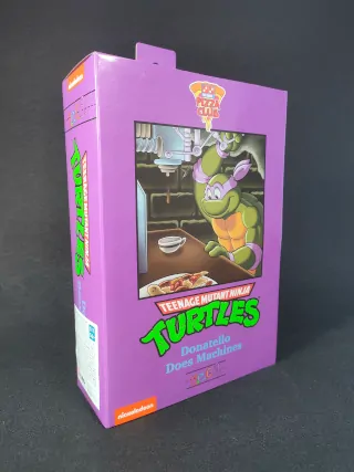 Imagen del packaging de la figura de Donatello Pizza Club de NECA