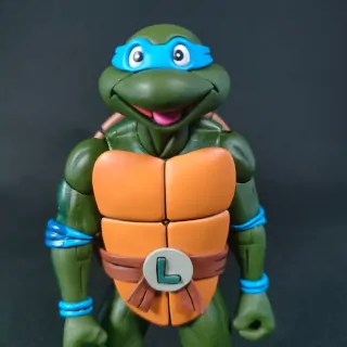 Imagen de la expresión con una gran sonrisa que podemos usar en nuestras figuras de Las Tortugas Ninja VHS