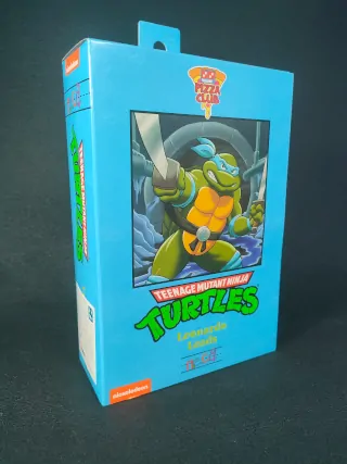 Imagen del packaging de la figura de Leonardo Pizza Club de NECA