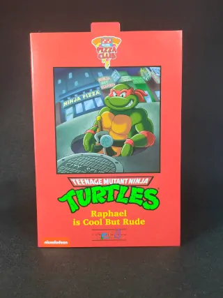 Imagen detallada del frontal del packaging de la figura de Raphael de las Tortugas Ninja VHS de NECA
