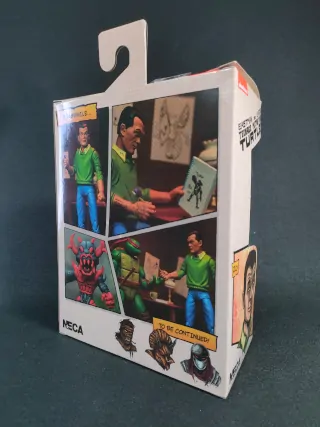 Imagen de la parte trasera del packaging de la figura de Jack Kirby Mirage