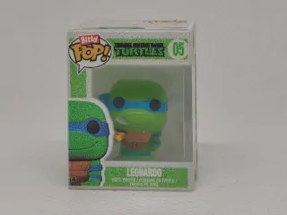 Imagen de la figura de Leonardo que viene en el set Leonardo and Turtle Van de Funko Bitty Pop!