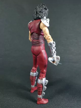 Imagen de 3/4 trasera de la figura de Karai as The Shredder