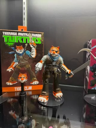 Imagen de la figura de Tigerclaw de NECA en la New York Toy Fair 2026