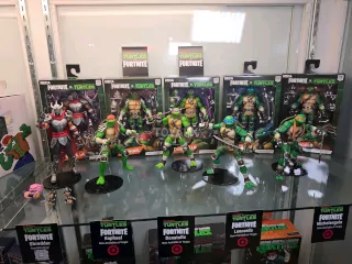 Imagen de la línea Fortnite en el stand de NECA en la SDCC 2026