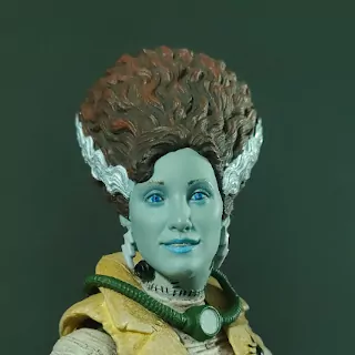 Imagen del rostro alternativo de April O'Neil como la novia de Frankestein