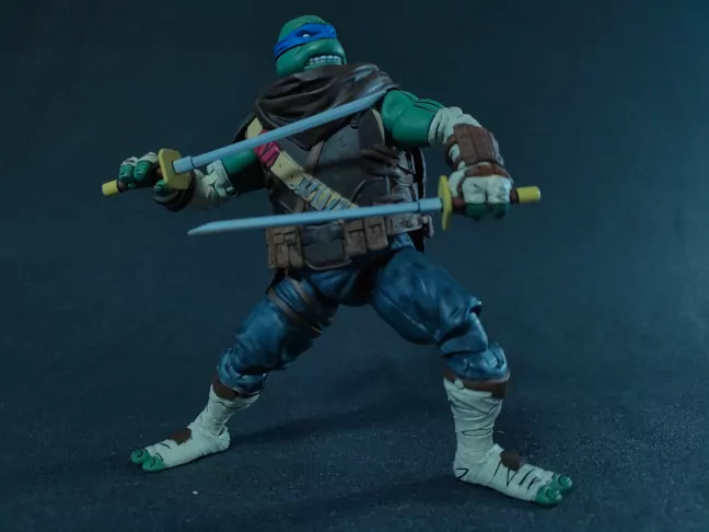 Imagen en pose de acción de Leonardo