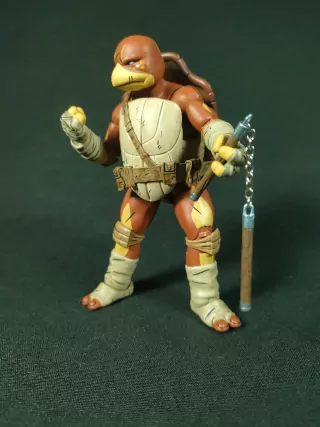 Imagen frontal de la figura de Moja The Last Ronin